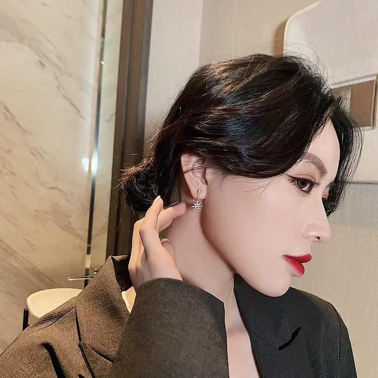 Eight-pointed Star Earrings for Women, Internet Celebrity, Popular Earrings, Korean Version, Simple Temperament, Versatile Fashion Earrings, Earrings