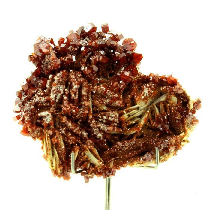 Pierres et Minéraux. Vanadinite. 1161.5 ct. Mibladen Mining District, Midelt, Maroc.