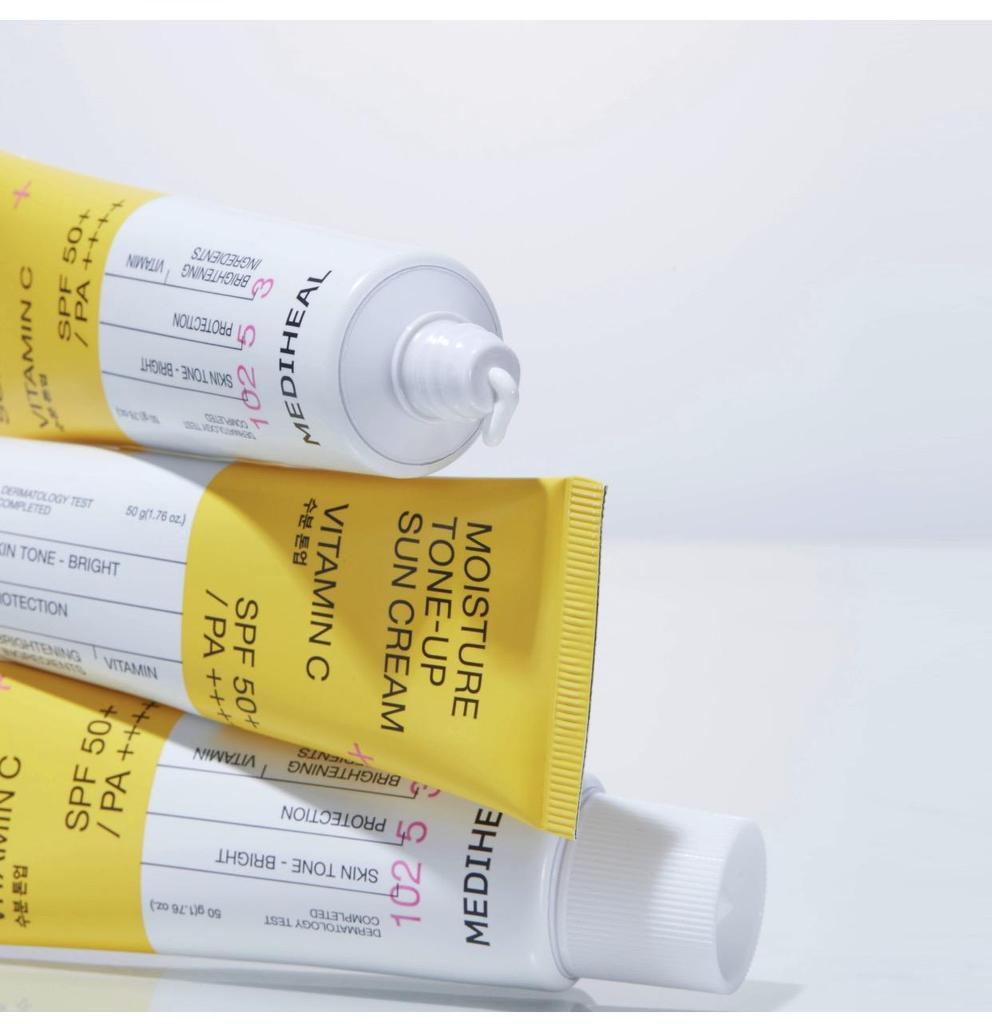 MEDIHEAL Увлажняющий тонирующий солнцезащитный крем с витамином С SPF50+ PA++++ 50 мл