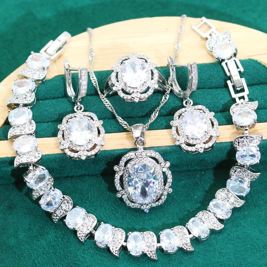 Комплект украшений Mrs Zircon цвета оливы, инкрустированный бриллиантами. Стильный комплект украшений класса люкс класса люкс.