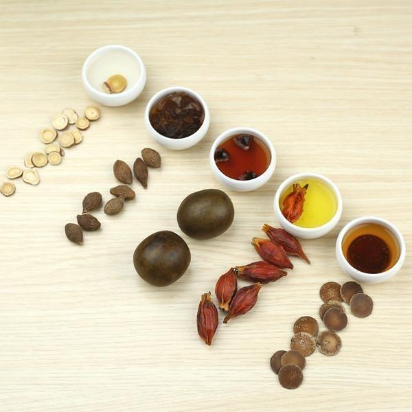 Чай с мандарином и гарденией, архатом, стеркулией и морской жимолостью, успокаивающий горло чай