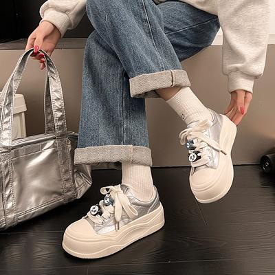 Маффины на толстой подошве, уродливые милые маленькие белые туфли, женские, весна 2025, новые, с небольшой высотой, повседневные спортивные туфли-хлебницы