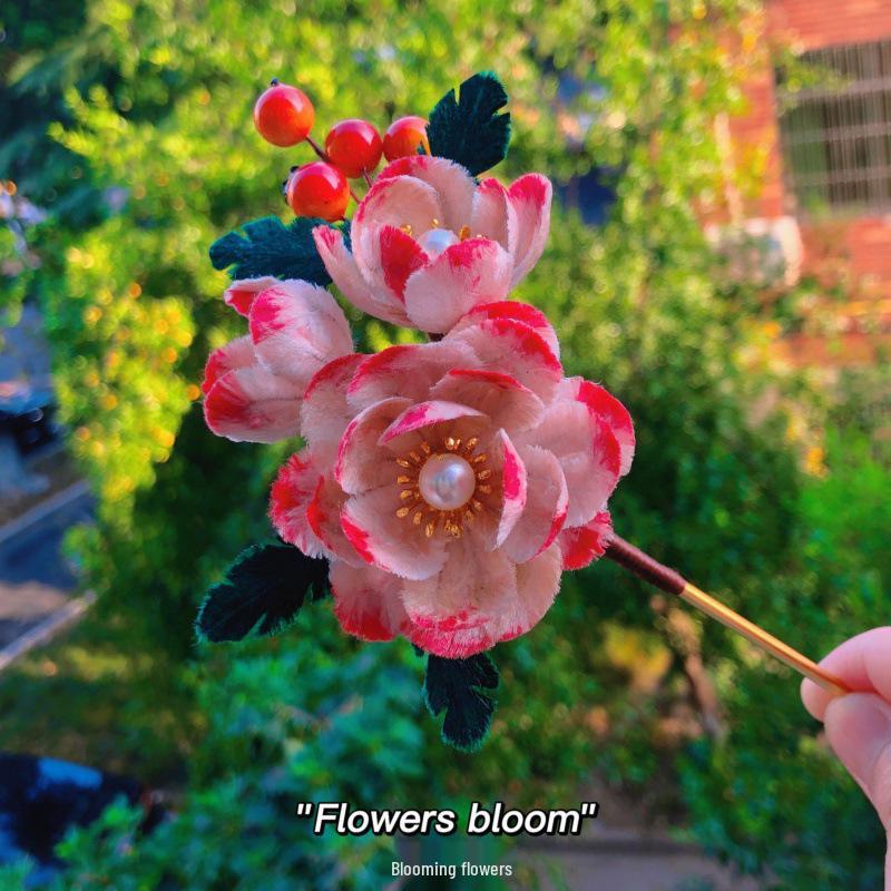 DIY Plush Flower Kit with Scissors, Pig Bristle Brush, Solid Wood Clip, Silk Board for Beginners