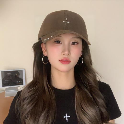 Spring And Summer New Product Rivet Cross Simple Baseball Cap Men'S And Women'S Outdoor Leisure Sunshade Sunscreen Cap