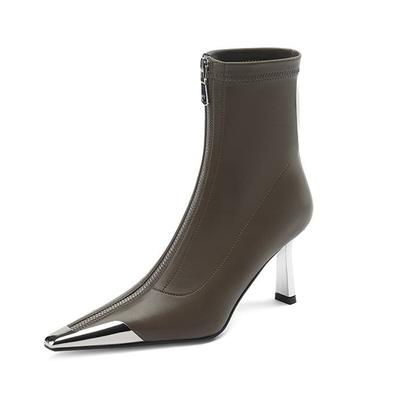 Базовый дизайн из микрофибры, зимние женские ботильоны на тонком металлическом высоком каблуке с острым носком, современные сапоги