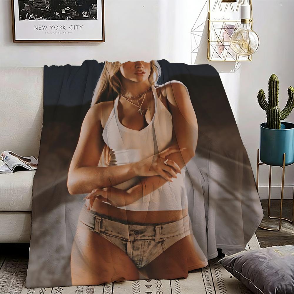 Hot Singer Tate McRae Throw Lightweight 240g Flannel Blanket Soft Skin-friendly for Summer Cooling
