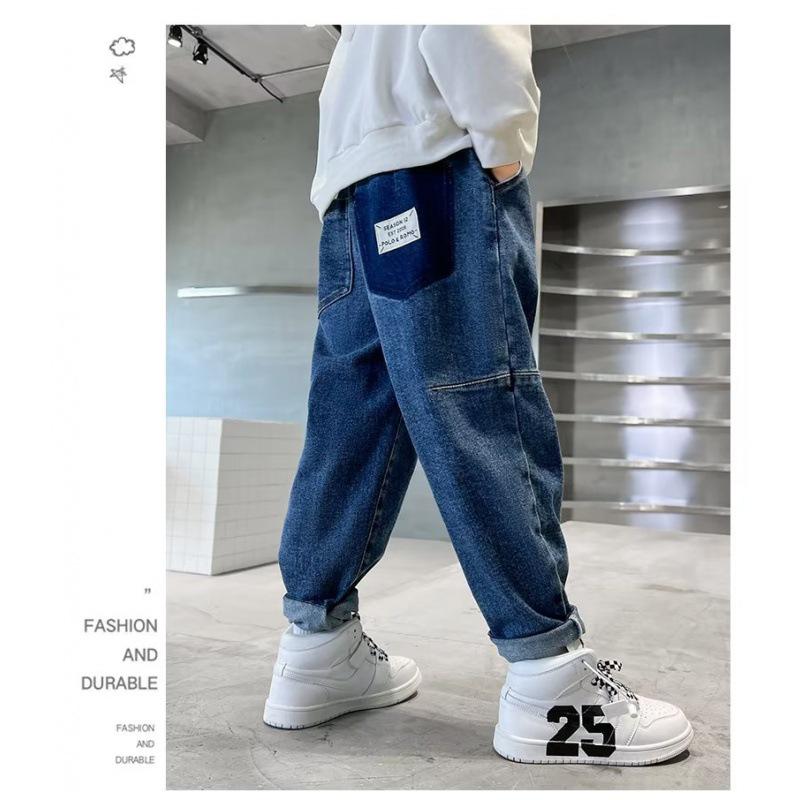 Джинсы корейского стиля для мальчиков осень 2024 года - модные брюки-карандаш для детей