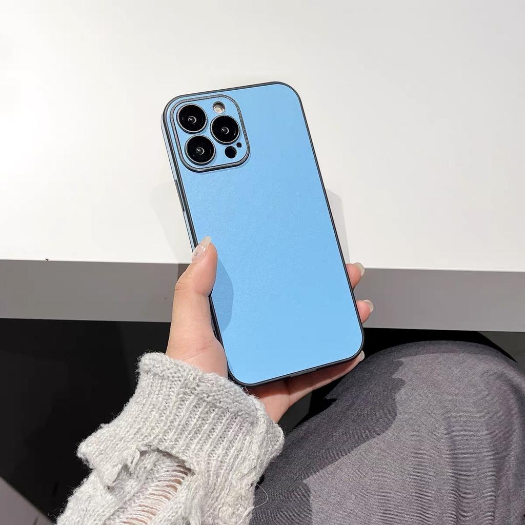 Чехол для телефона из гладкой кожи с мелкими отверстиями для защиты объектива, подходит для iPhone 16, простой защитный чехол для 12 Pro Max и Apple 15 Plus