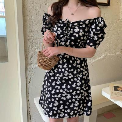 Летнее женское мини-платье с короткими рукавами