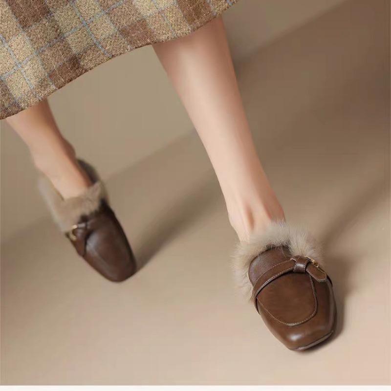 Женские меховые балетки из хлопка, зимние кожаные мюли, женская обувь 2025 года, тренд, мода, повседневные, теплые, уютные, хлопковые тапочки, шлепанцы