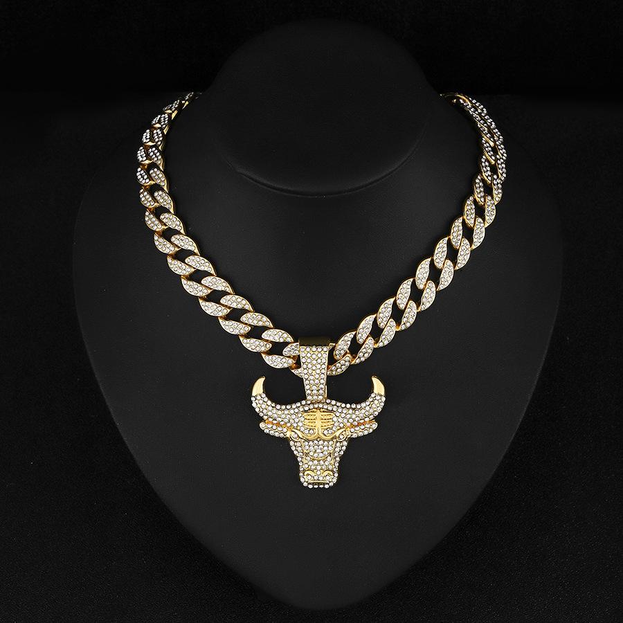Bull Head Pendant Full of Diamonds Cuban Chain, Hip-hop Street Rap Style 15mm Clasp Jewelry European and American Niche Personalized Animals