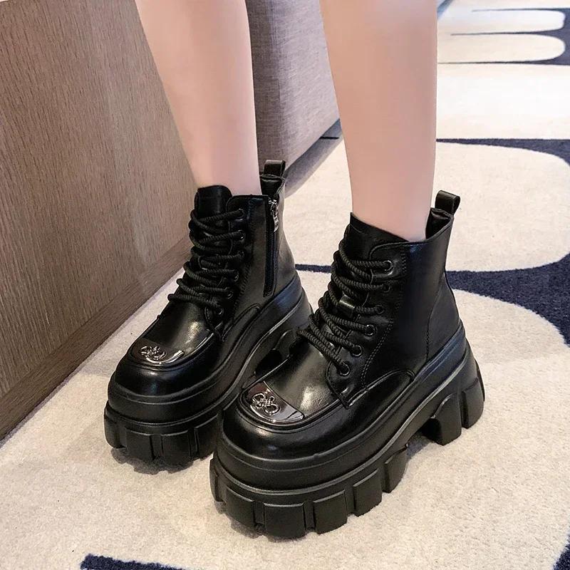 Модные женские кожаные ботильоны 9 см Новые 2024 Осень Зима Плюшевые Теплые Массивные Ботильоны Клиновидные Каблуки Мотоциклетные Ботинки Молния Черные Меховые Туфли