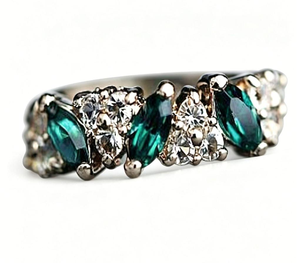 Korean Retro Emerald Rhinestone Ring - Sweet Fashion Style for Women