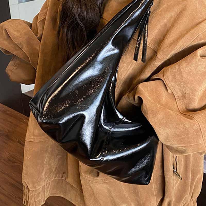 Large Capacity Retro Underarm Bag Women's 2025 New Fashion Oil Wax Leather Shoulder Bag High-end Commuter Croissant