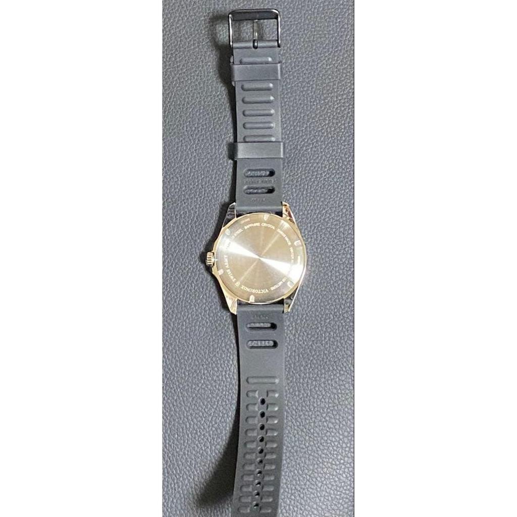 Б/у Черные часы VICTORINOX Swiss Army Рабочие, готовы к немедленному использованию