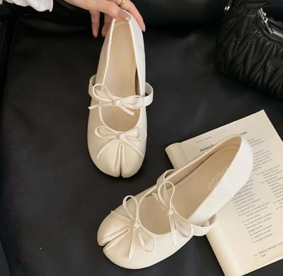IPPEUM Женские туфли таби балетки 2025 Новые с раздельным пальцем балетки с бантом туфли Мэри Джейн