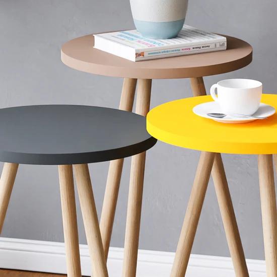 Красочный трехместный журнальный столик с деревянными ножками, круглый пастельный дизайн - капучино, серый, желтый