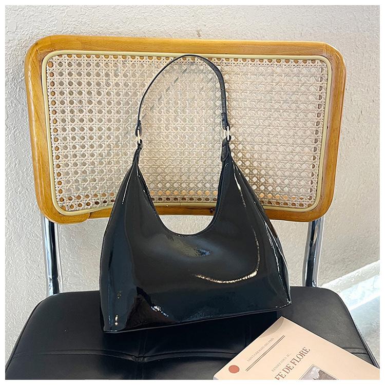 Retro Patent Leather Glossy Underarm Bag Women's Bag 2025 New Niche Design Versatile High-end Texture Commuter Handbag