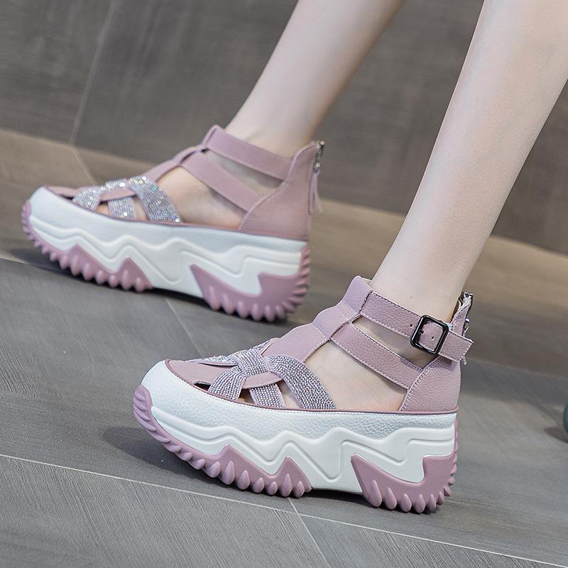 Универсальные сандалии с толстой подошвой, удобные, с вырезами, 2024, новые, модные, мягкие, клейкие, простые, дышащие, летние, повседневные туфли