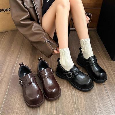 Женские туфли из кожи в стиле ретро с круглым носком, новинка 2025 года, универсальные женские туфли на платформе, ленивые одинарные туфли с одной педалью