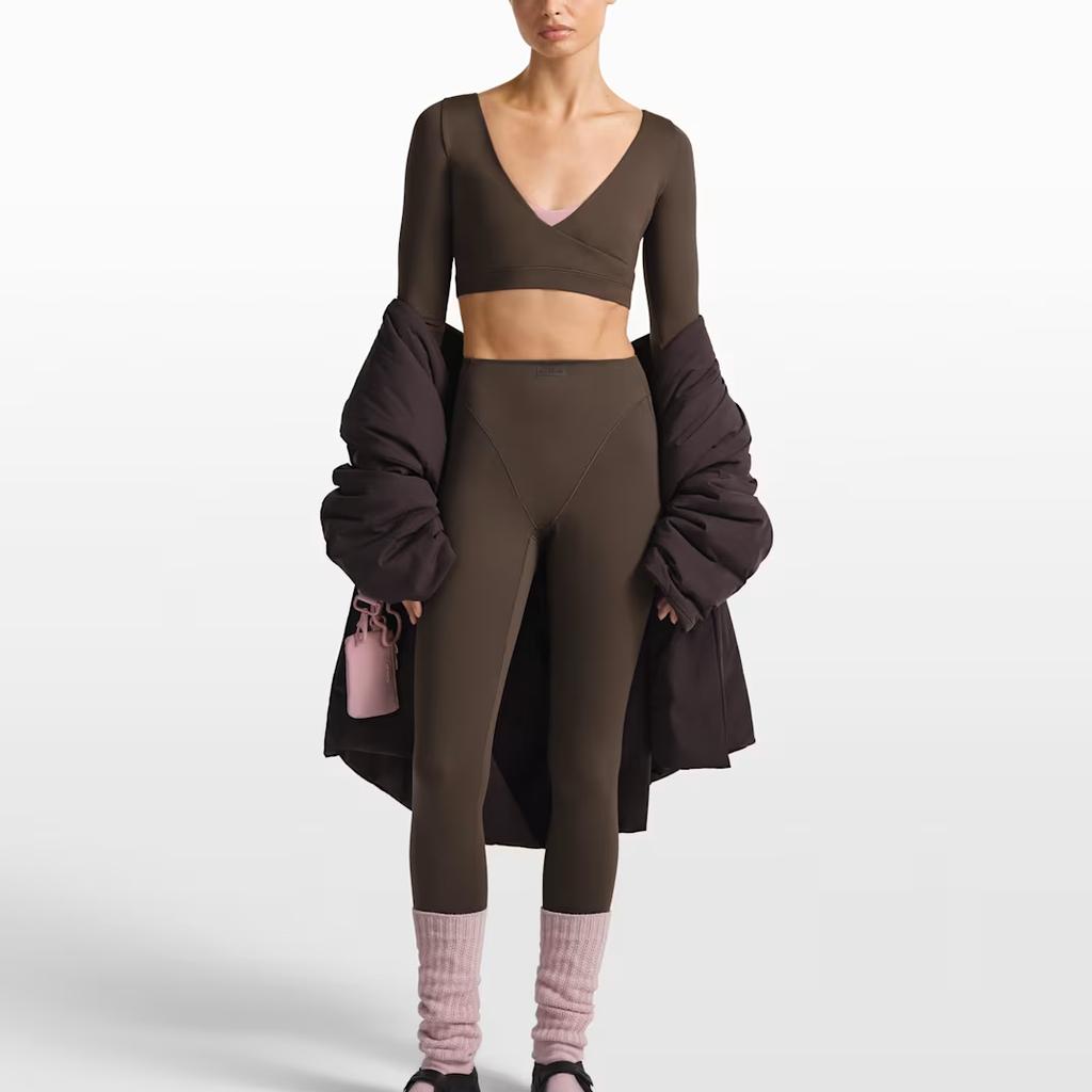 Nike X SKIMS Матовая влагоотводящая мягкая футболка с длинным рукавом Женские топы IR5073-233