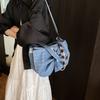 Корейская версия холщовой сумки литературный нишевый клатч женская 2025 новая большая вместимость бант джинсовая сумка-тоут