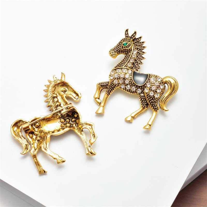 Vintage Enamel Rhinestones Galloping War Horse Zodiac Brooch Pins Women Men Fashion Clothing Accessories Suit Lapel Corsage Gift