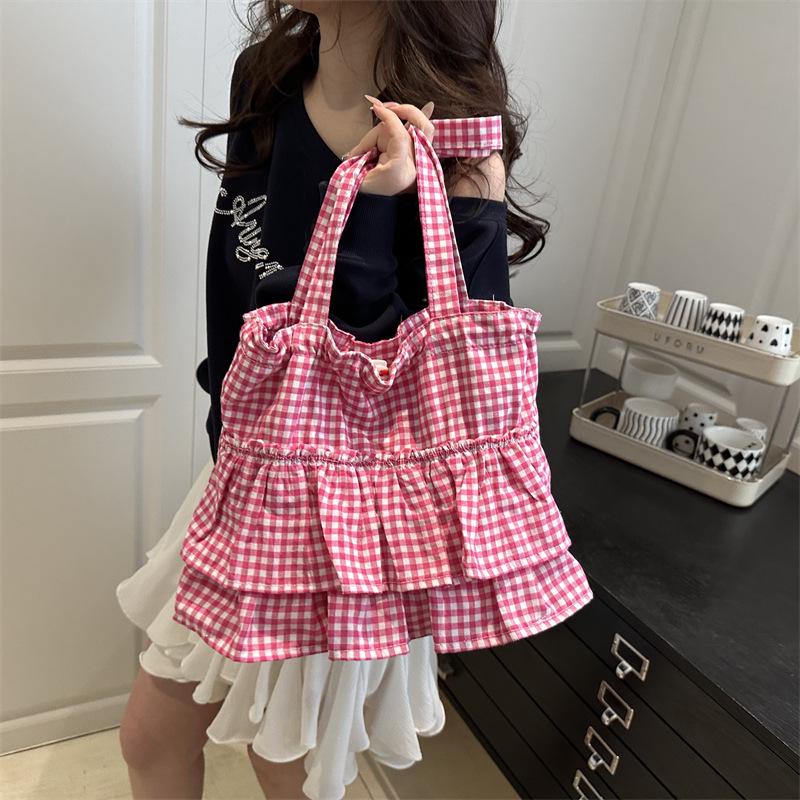 Стильная женская сумка с цветными блоками: Нишевый дизайн, большая вместимость, универсальная повседневная наплечная сумка-тоут.