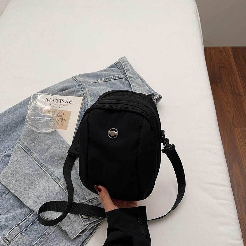 New solid color simple shoulder bag women's outdoor portable commuting fashion small square bag versatile change mobile phone crossbody bag