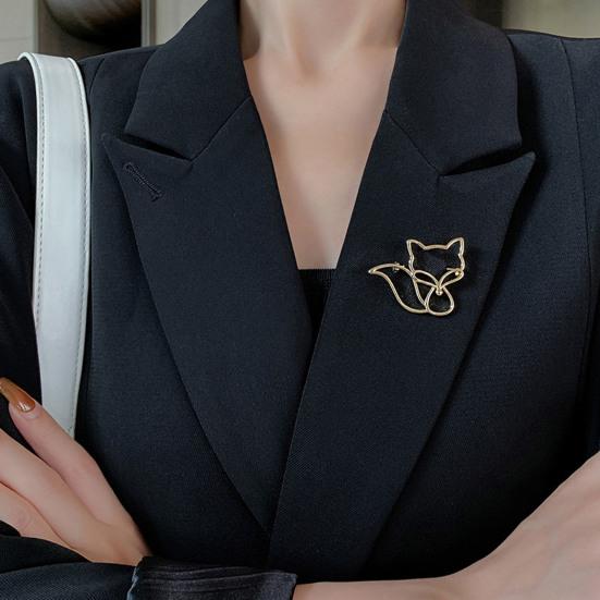 Women Brooch Hollow Fox Decor Stainless Exquisite Anti-slip Wear-resistant Coat Collar Hat Scarf Decoration Clothes Pin Garment Jewelry