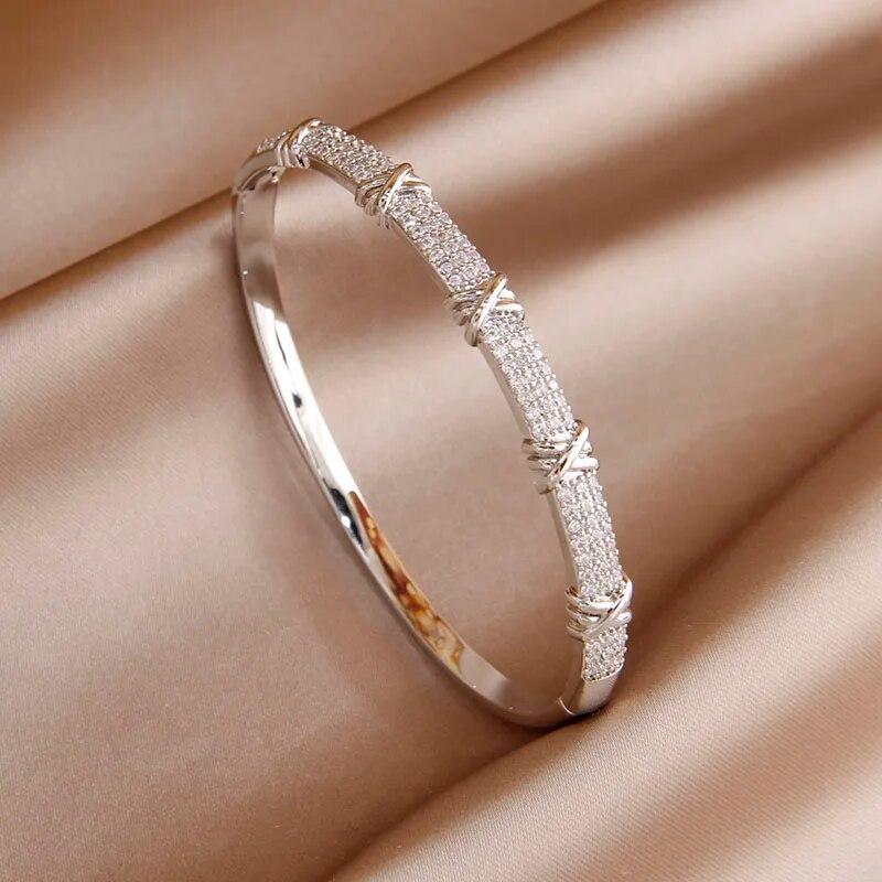Classic Luxury Zirconia Cross Letter D Charm Bracelets For Women Fashion Brand Jewelry Elegant Knot Bangle