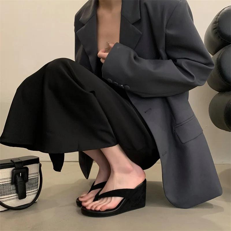 Модные летние леопардовые клинья на платформе с перемычкой для пальца, женские шлепанцы, модные на толстой подошве, на высоком каблуке, шлепанцы, обувь