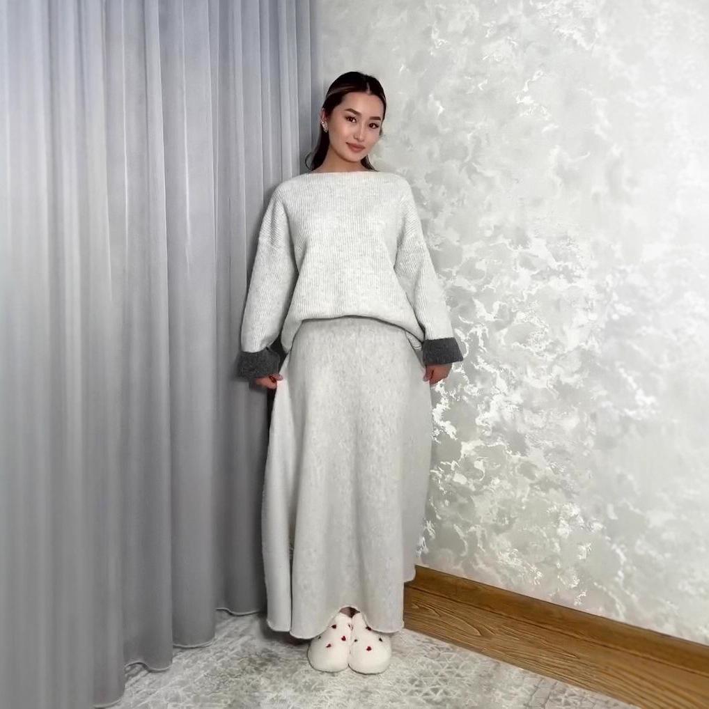 2025 Autumn Women's Ribbed Knit Sweater & A-line Long Skirt Set
