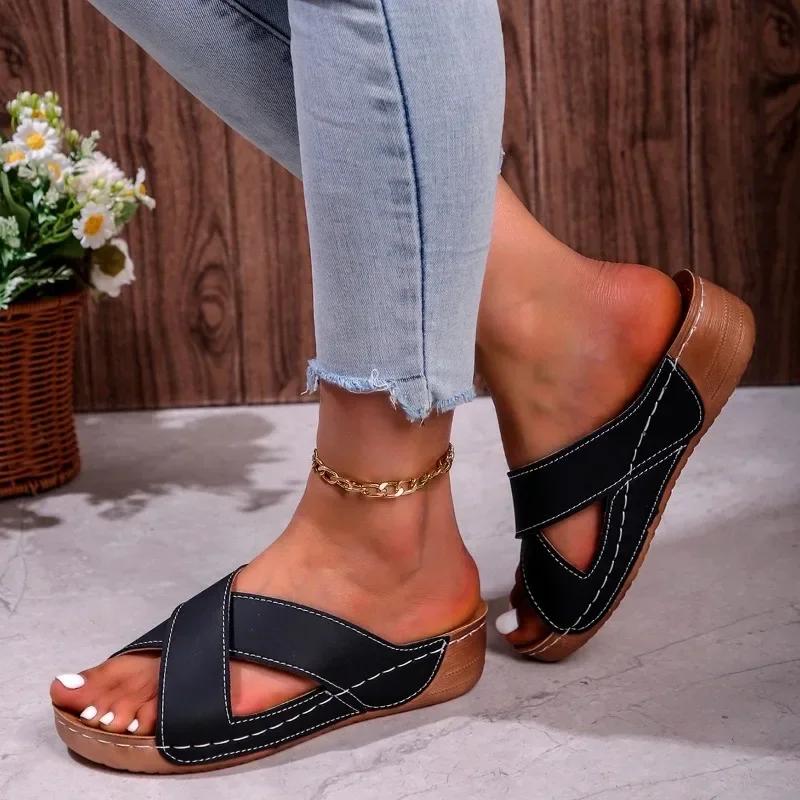 Модные женские туфли на танкетке Летние женские туфли Черные Большие размеры 42 Внешние женские тапочки на плоской подошве