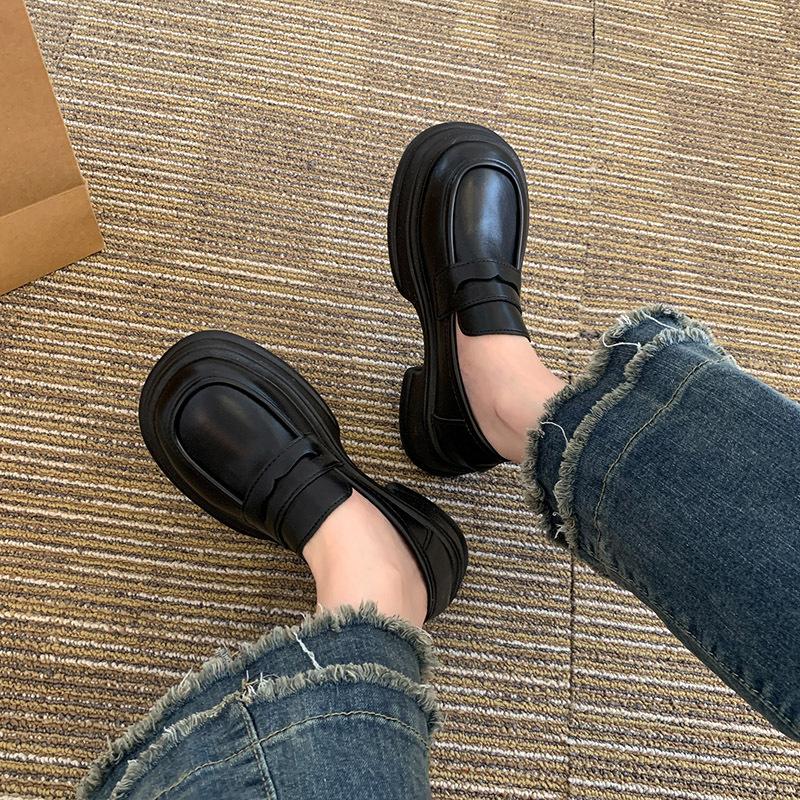 Маленькие кожаные туфли в черном британском стиле женские осень 2025 новые японские jk универсальные на толстой подошве на толстом каблуке нескользящие лоферы