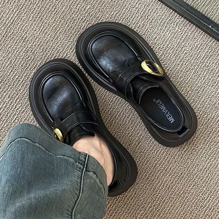 Платформа Британский стиль маленькие кожаные туфли женские 2025 весна и осень новые однопедальные черные jk одинарные туфли ленивые лоферы Doudou