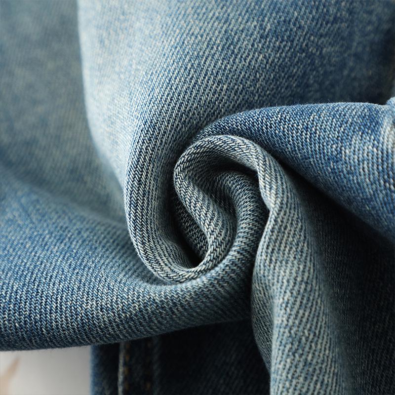 Женские джинсы с высокой талией, в стиле ретро, зауженные - Весна/Осень 2025. Брюки широкие от бедра для фигуры типа "груша".