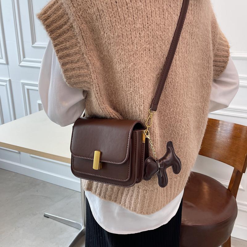 New bag women's 2025 popular high-end sense autumn and winter retro versatile shoulder messenger bag popular small square bag