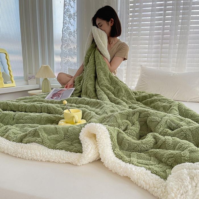 Lambswool Quilt Blanket Dual-purpose Coral Flannel Sofa Car Cover Blanket Office Lunch Break Shawl Air Conditioning Blanket Gift