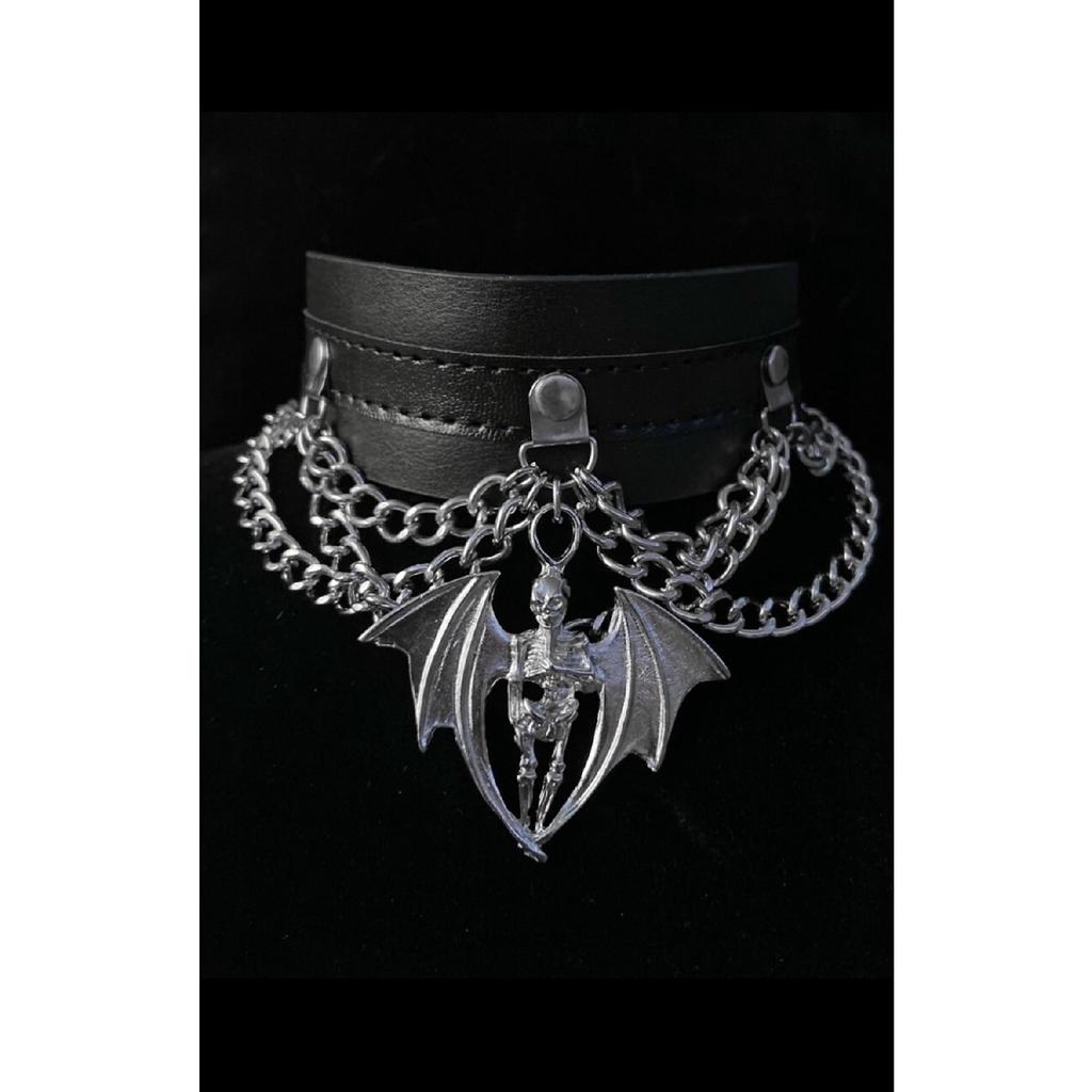 Кожаная цепочка в стиле панк со скелетом и колье на шее