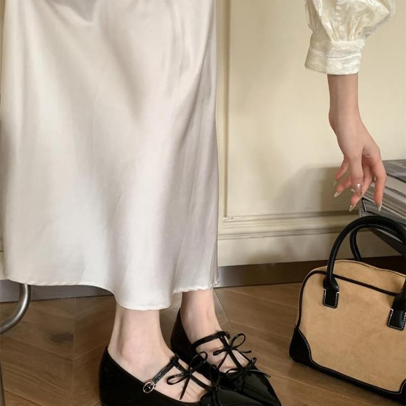 Fashion Flat Shoes Spring New Pointy Head Shallow Mouth Butterfly Knot Patent Leather Set Foot Soft Sole Inside Elevating Single Shoes