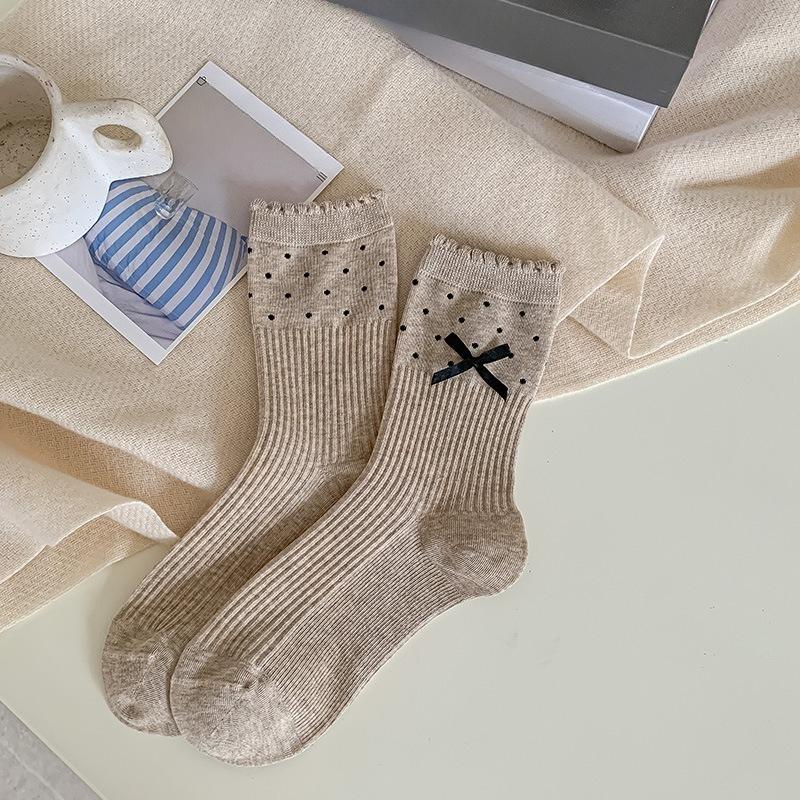 Female Autumn New Style Sweet Bow Dotted Lace Boneless Tube Pile Socks