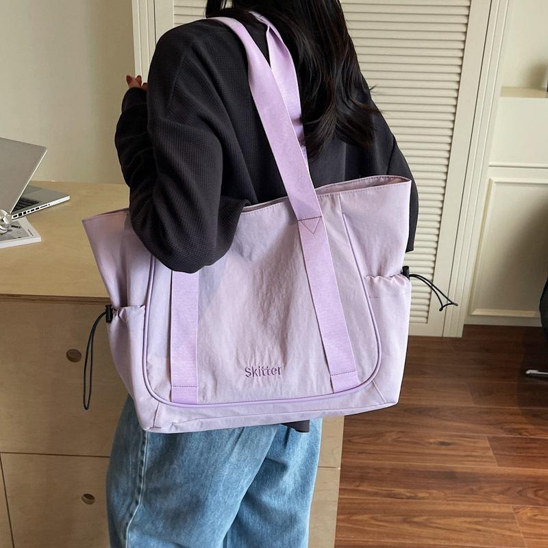 High-End Women's Lightweight Waterproof Tote: Versatile 2025 Large-Capacity Shoulder Handbag