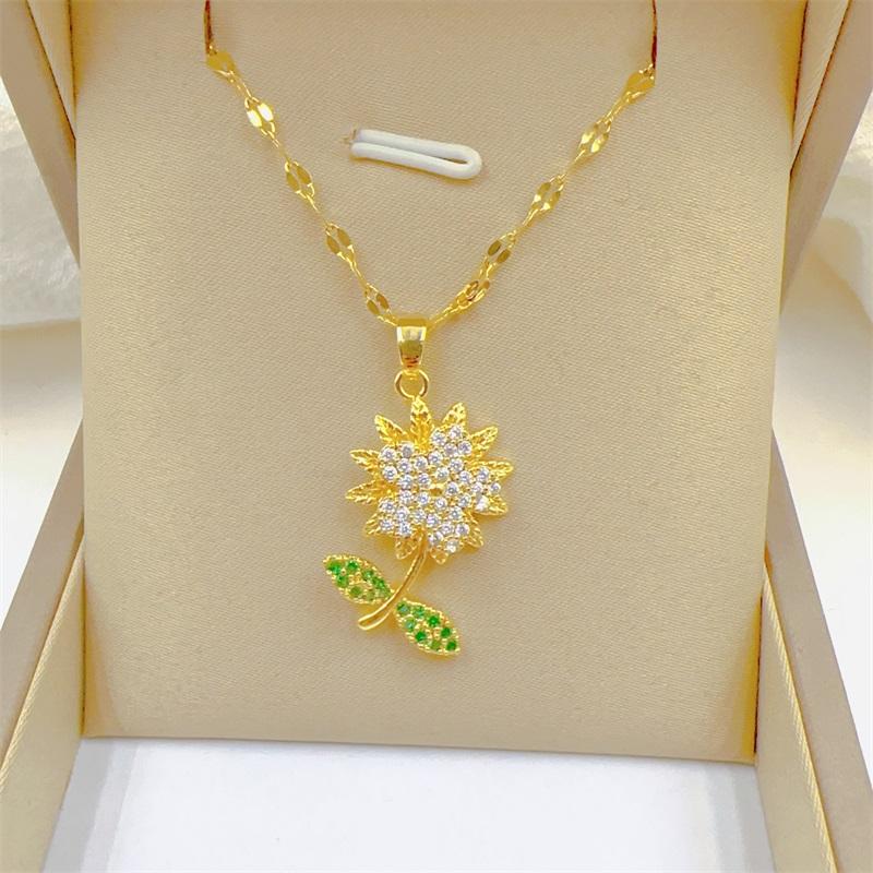 Classic and Charming Micro-embellished Sunflower Necklace, Fashionable and Luxurious, Stainless Steel Clavicle Chain