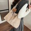 2025 Winter New Niche Women's Bag Fashion Casual Underarm Bag Women's Commuter Large Capacity Tote Bag