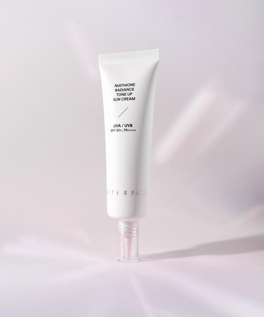 Niathion осветляющий солнцезащитный крем SPF50+/PA++++ 50 мл (+В комплекте пробный набор)