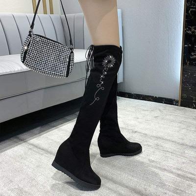 Женские облегающие зимние флисовые эластичные ботфорты на высоком каблуке со стразами, увеличивающие внутреннюю высоту, замшевые ботфорты