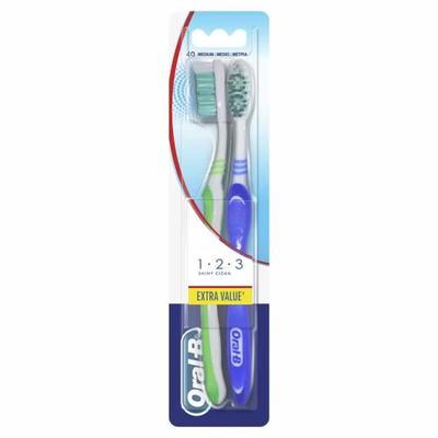 Зубная щетка Oral-B Shiny Clean Medium, 2 шт.