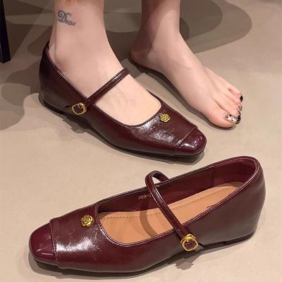 Ретро камелия квадратный носок внутренняя высота увеличение слово ремень туфли Мэри Джейн женские весна 2025 новые повседневные одинарные туфли вечерние туфли