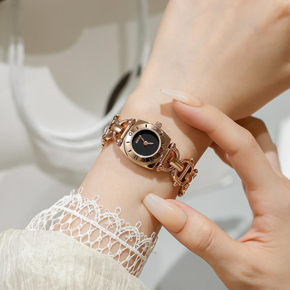 Новые маленькие квадратные часы со стальным ремешком, легкие роскошные женские часы Niche, простые темпераментные женские часы-браслет для женщин